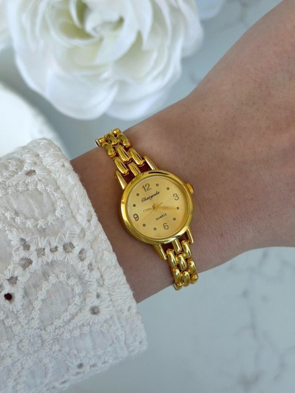 SKU0588 Retro Gold Women Minimalist Watch Bracelet Stainless steel + gift bag